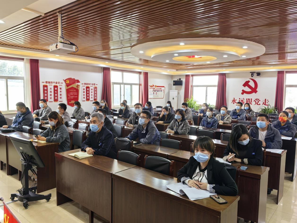 十年奮斗結(jié)碩果 揚(yáng)帆再啟新征程 ——中宏集團(tuán)黨支部組織黨員和部分職工 集中收看黨的二十大勝利召開(kāi)盛況